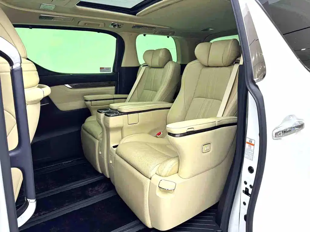 Toyota Alphard 2021