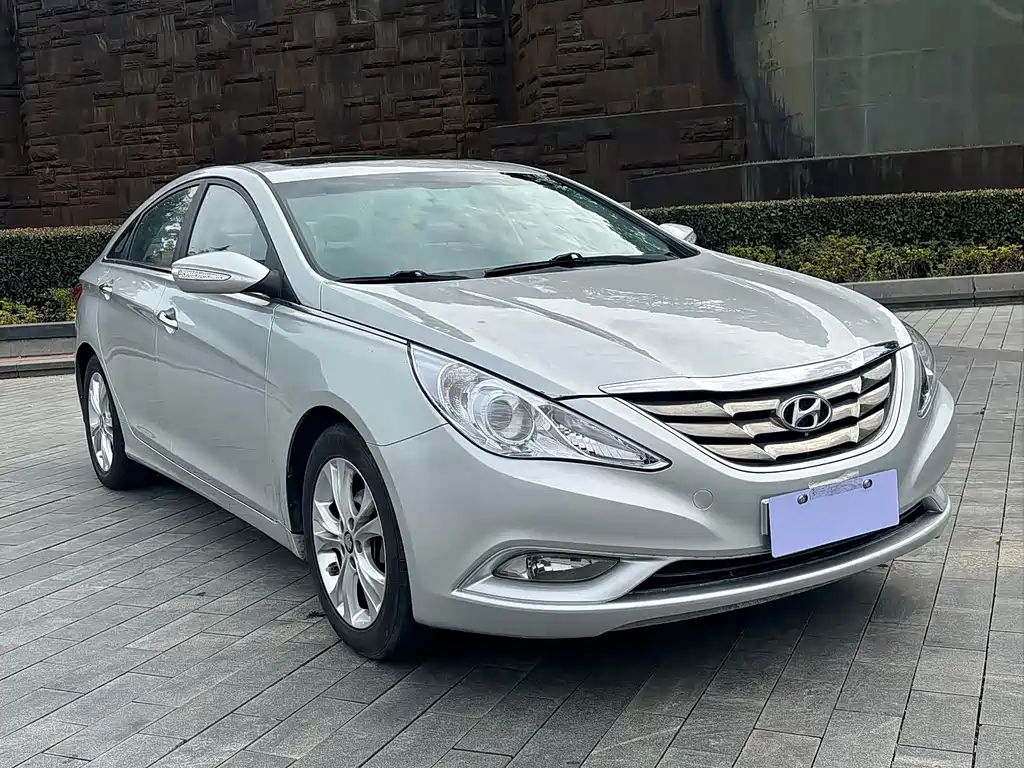 Hyundai Sonata 2012 — фото 3