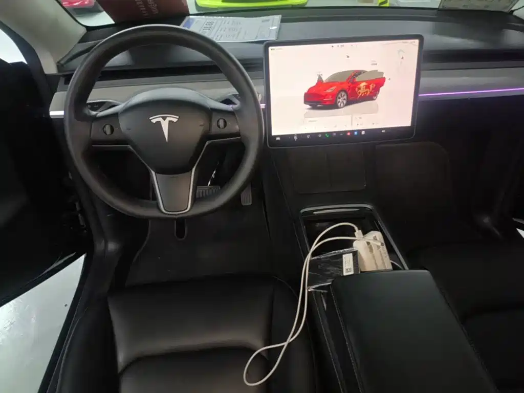 Tesla Model Y 2024 — фото 10