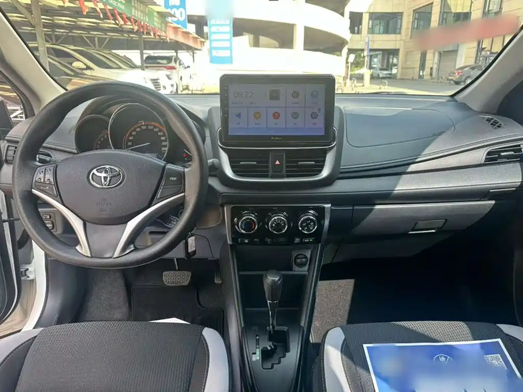 Toyota Yaris L 2022 — фото 14