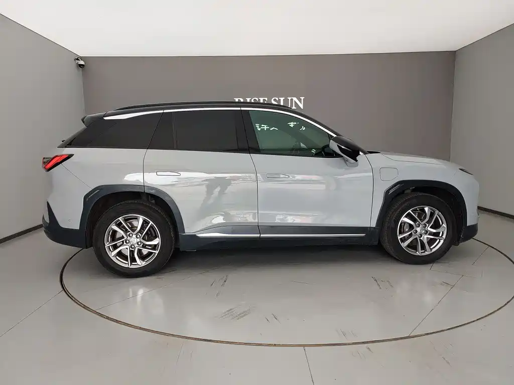 NIO ES6 2020