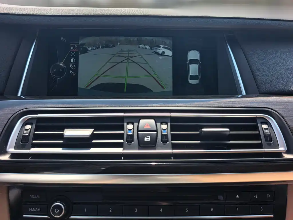 BMW 7 Series 2016 — фото 28