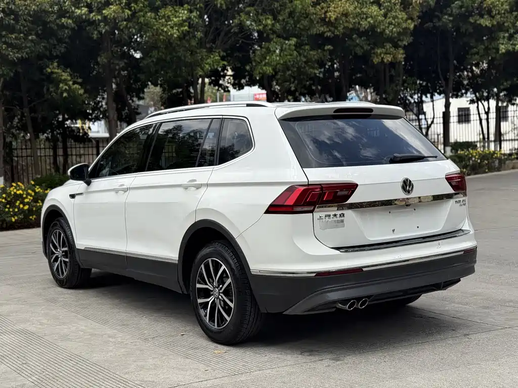 Volkswagen Tiguan L 2018 — фото 18