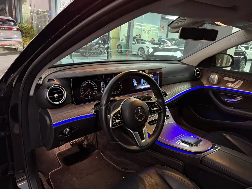 Mercedes-Benz E-Class 2020 — фото 13