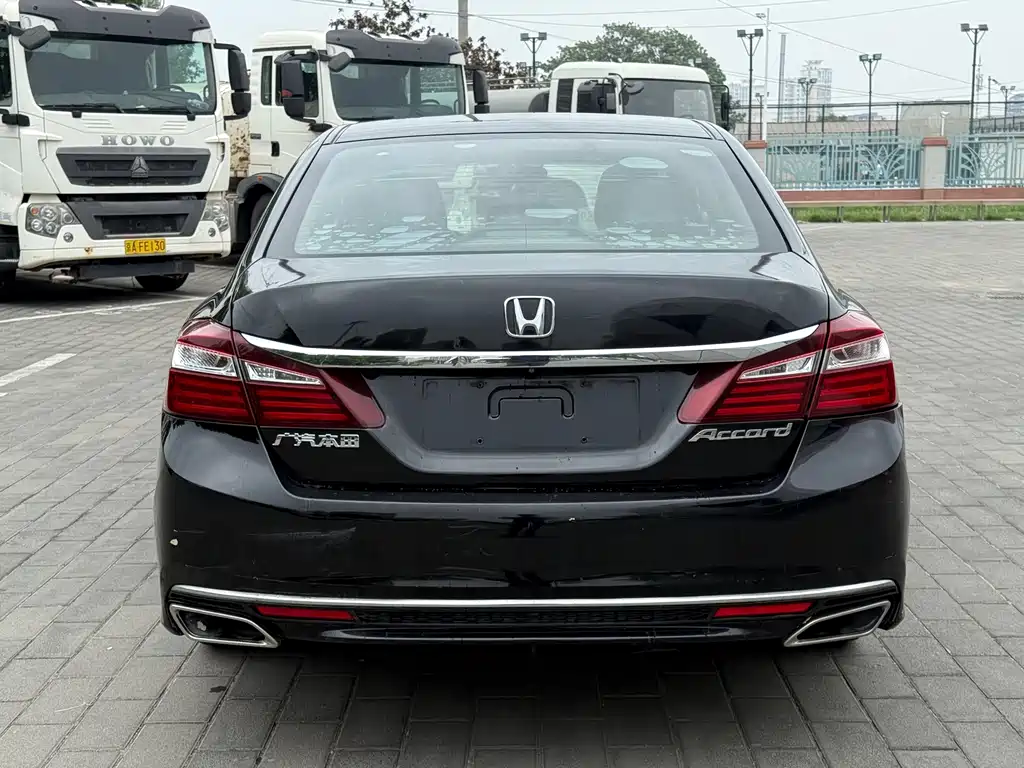 Honda Accord 2017 — фото 5