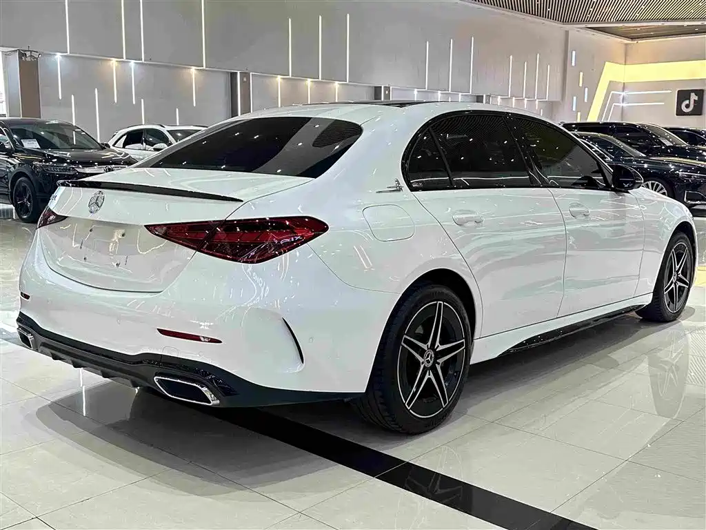 Mercedes-Benz C-Class 2024 — фото 5