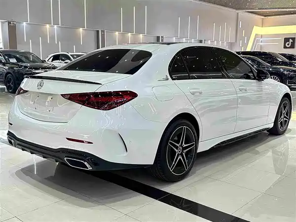 Mercedes-Benz C-Class 2024