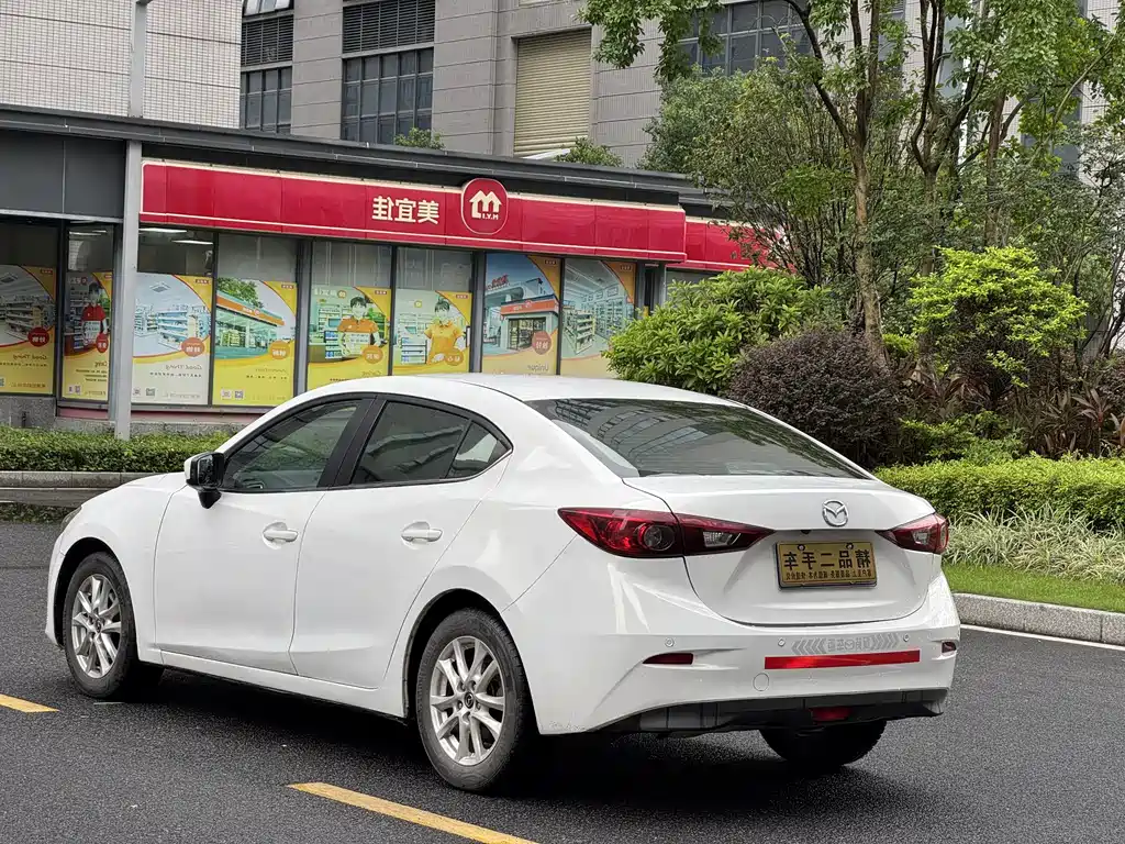 Mazda 3 Axela 2015 — фото 9