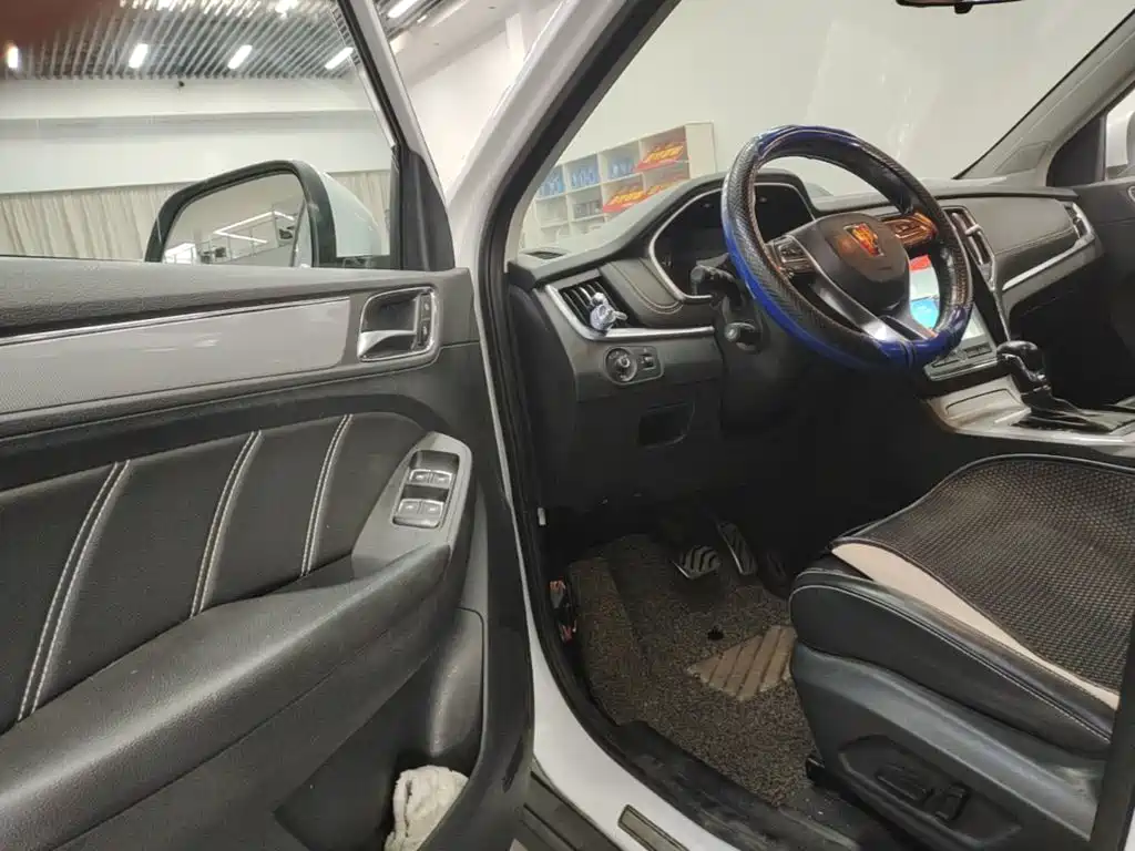 Roewe RX5 2016 — фото 16