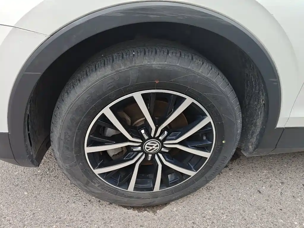 Volkswagen Tiguan L 2017 — фото 23