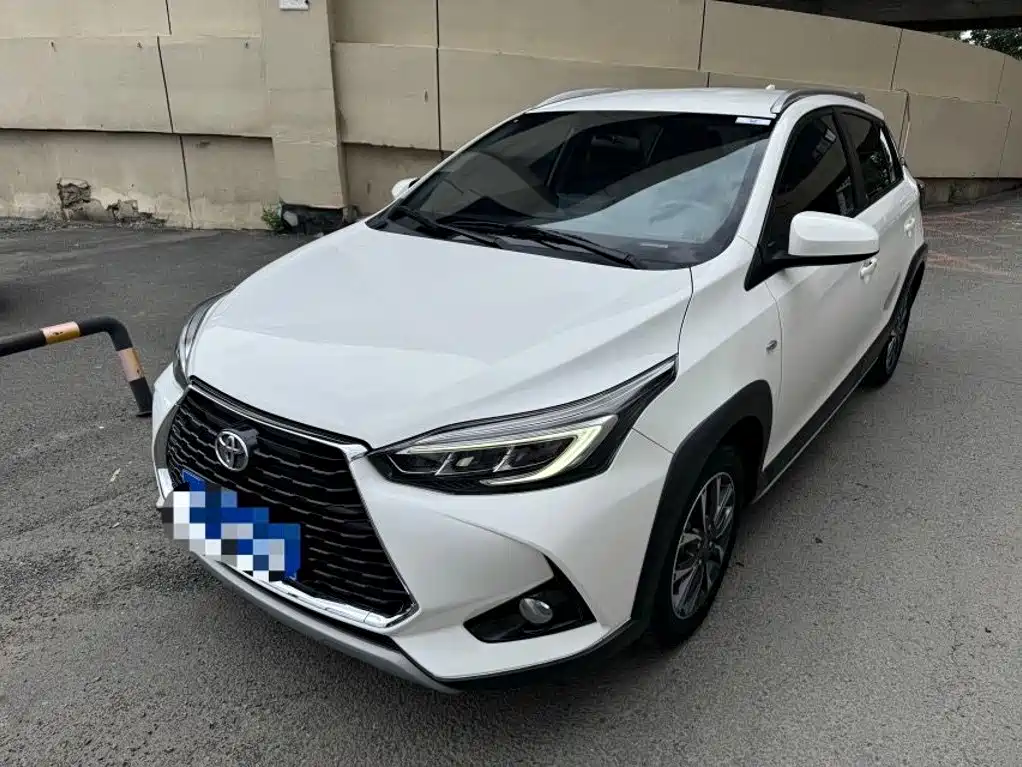 Toyota Yaris L 2022