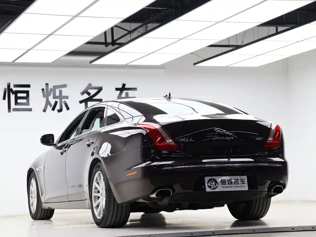 Jaguar XJ 2014 — фото 28