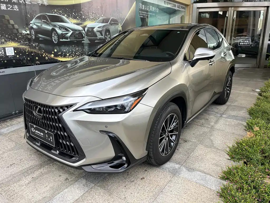 Lexus NX 2023