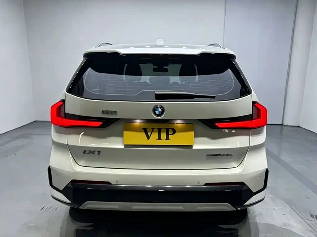 BMW iX1 2026