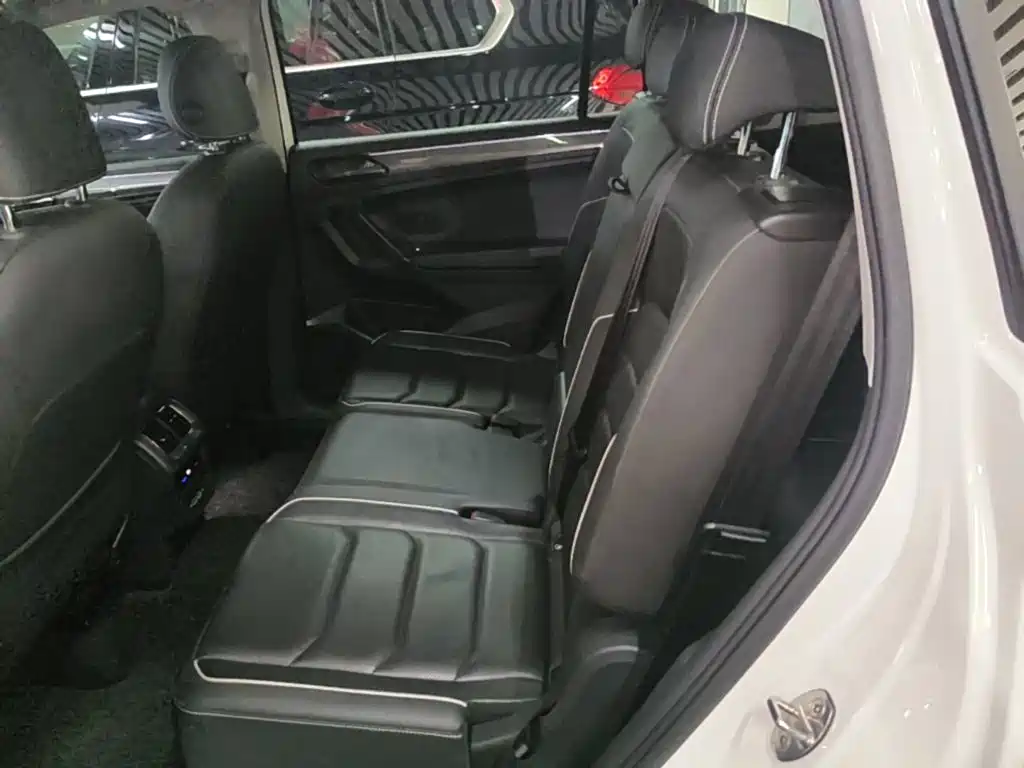 Volkswagen Tiguan L 2020 — фото 17