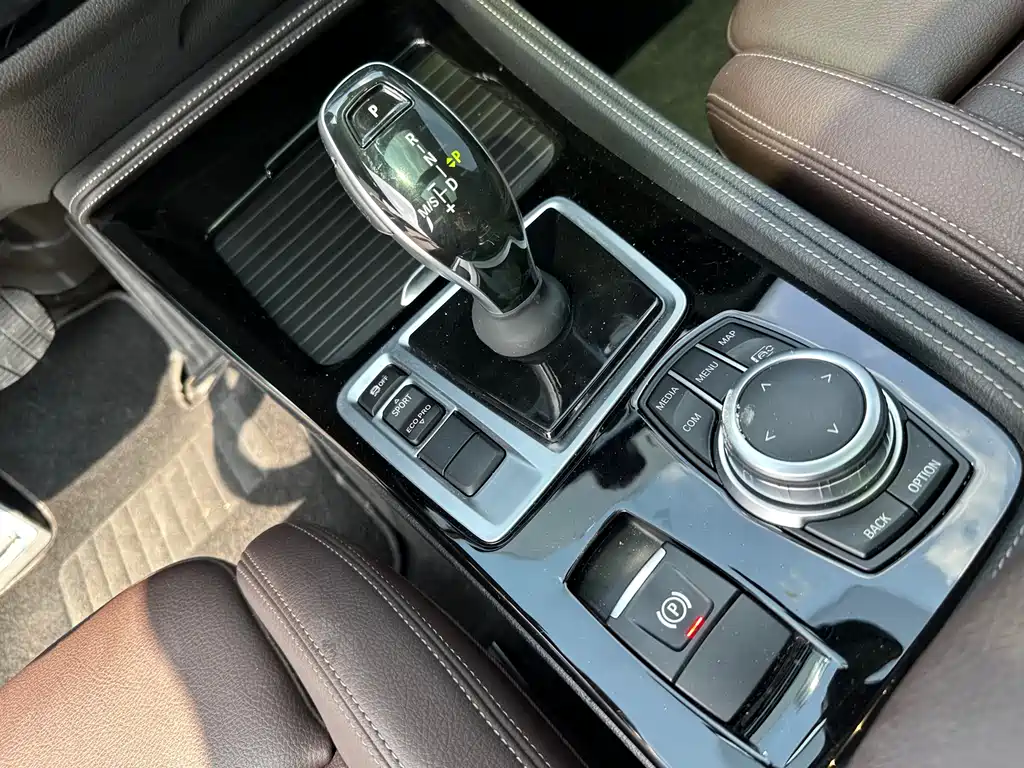 BMW 1 Series 2022 — фото 14