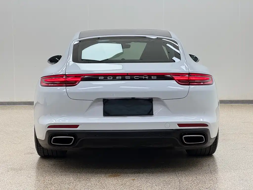 Porsche Panamera 2018 — фото 29