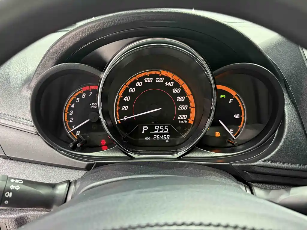 Toyota Yaris L 2023 — фото 19