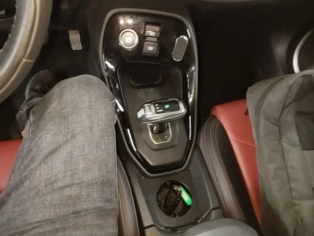 Haval H2s 2018 — фото 14