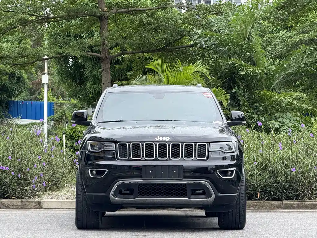 Jeep Grand Cherokee 2021 — фото 2