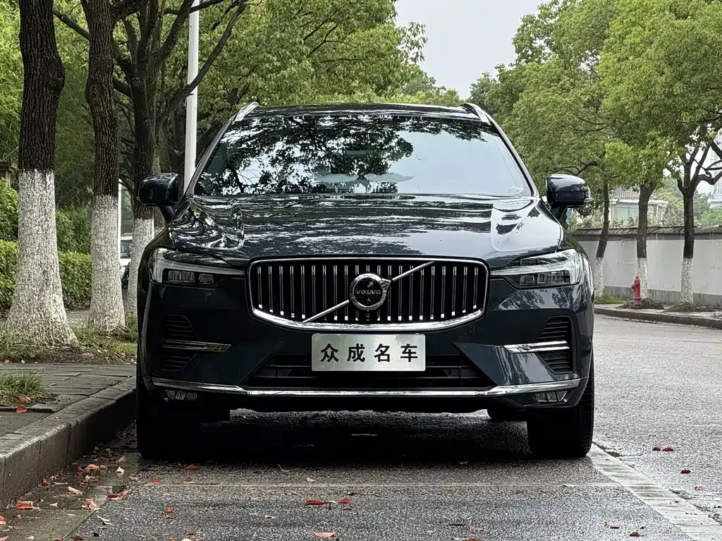 Volvo XC60 2022 — фото 2