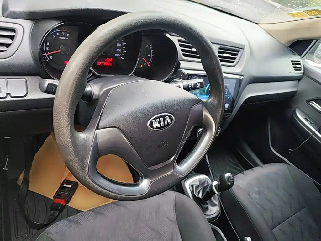 Kia K2 2017 — фото 10