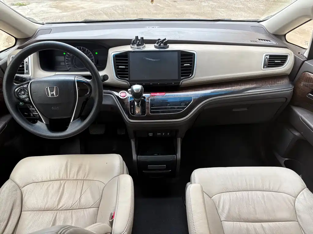 Honda Odyssey 2016 — фото 6