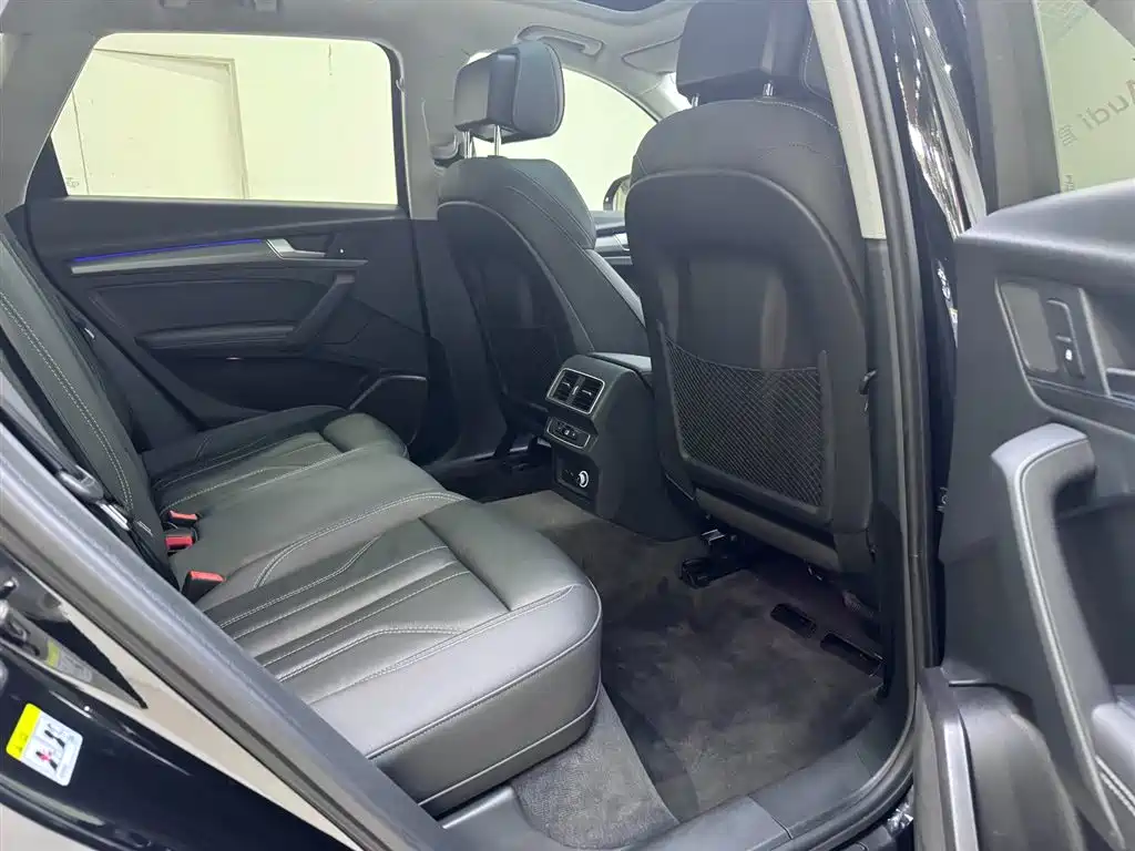 Audi Q5L 2023 — фото 15