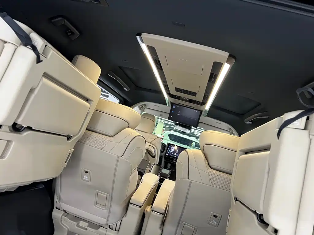 Toyota Alphard 2025 — фото 9