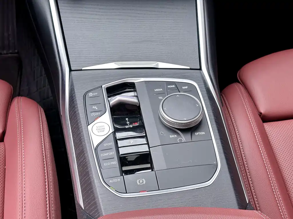 BMW 3 Series 2025 — фото 14