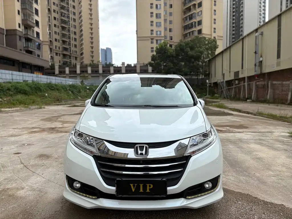 Honda Odyssey 2016 — фото 1