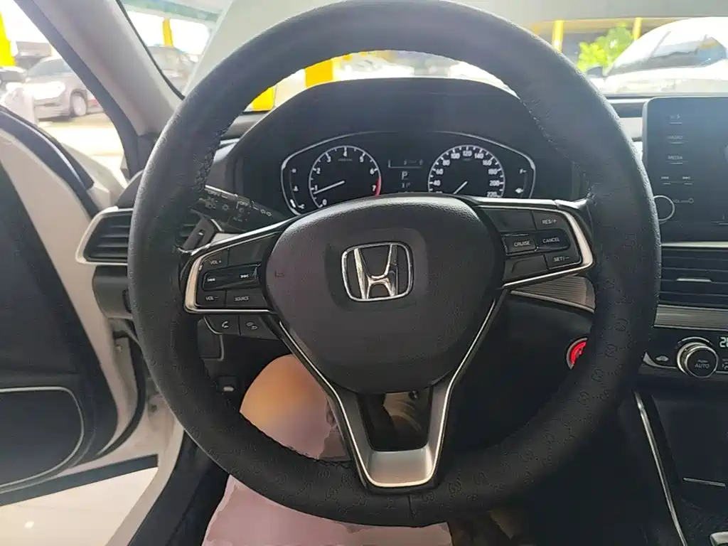 Honda Accord 2018 — фото 11