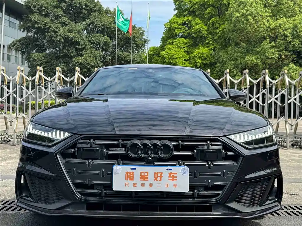 Audi A7L 2023 — фото 2