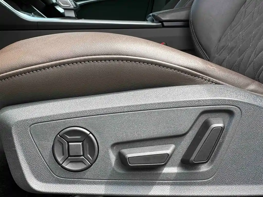 Audi A7L 2023 — фото 17