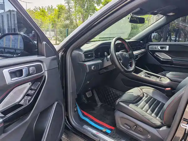 Ford Explorer 2023
