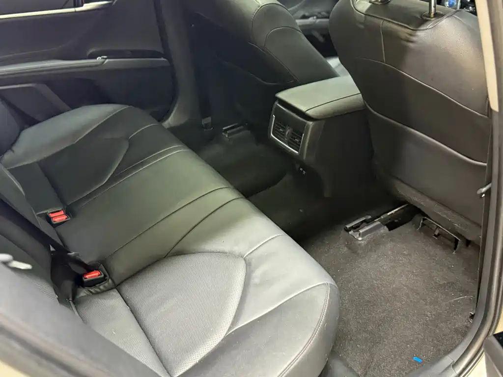 Toyota Camry 2022 — фото 13
