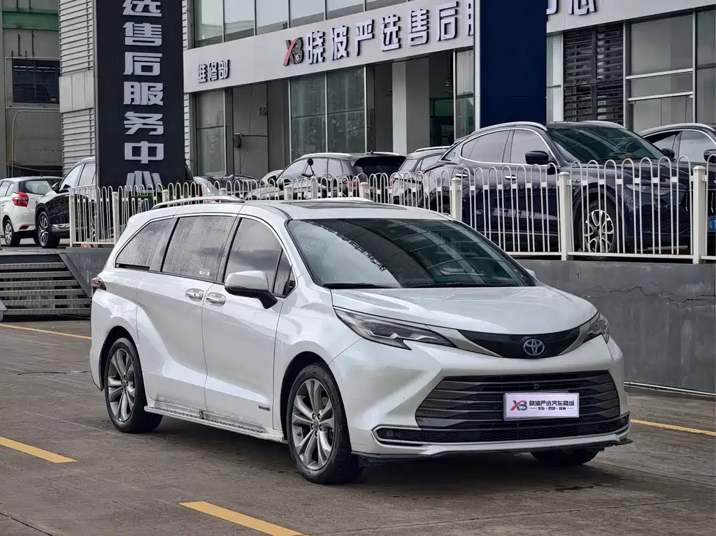 Toyota Sienna 2023
