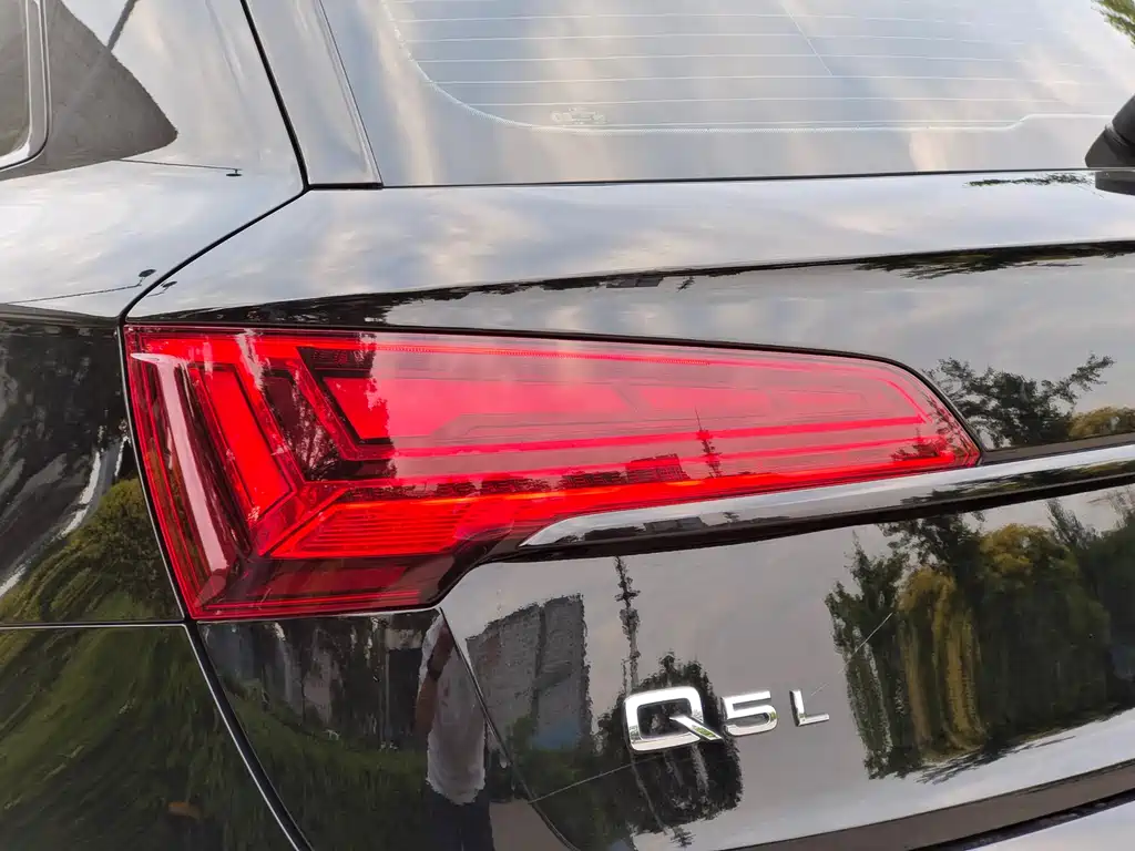 Audi Q5L 2024 — фото 10