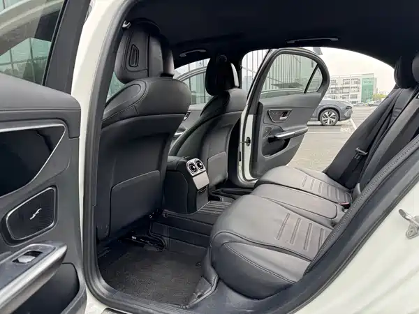 Mercedes-Benz C-Class 2023
