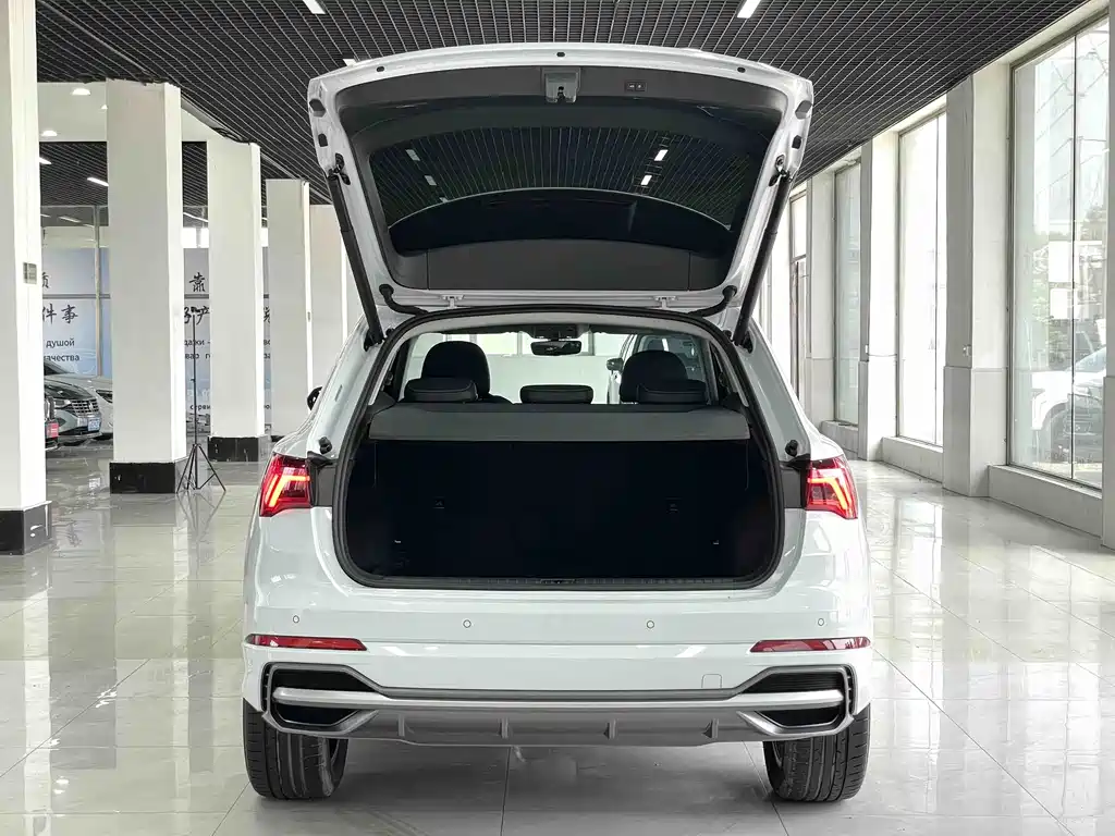 Audi Q3 2022 — фото 16