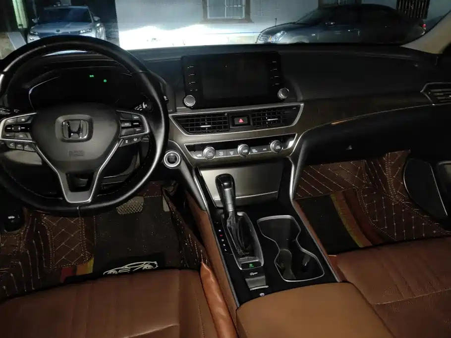 Honda Accord 2019 — фото 12