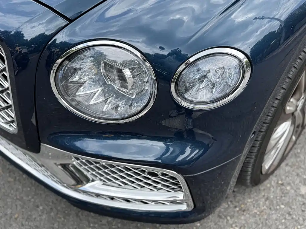 Bentley Flying Spur 2021 — фото 18