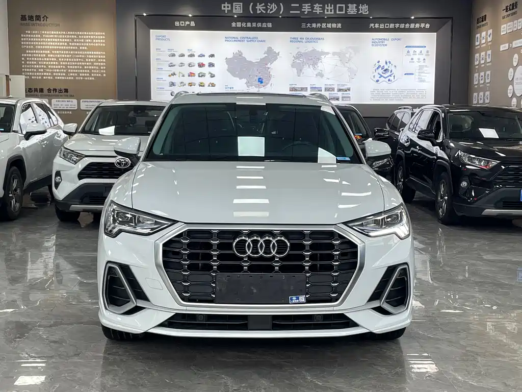 Audi Q3 2022 — фото 2