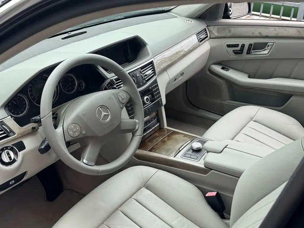 Mercedes-Benz E-Class 2011