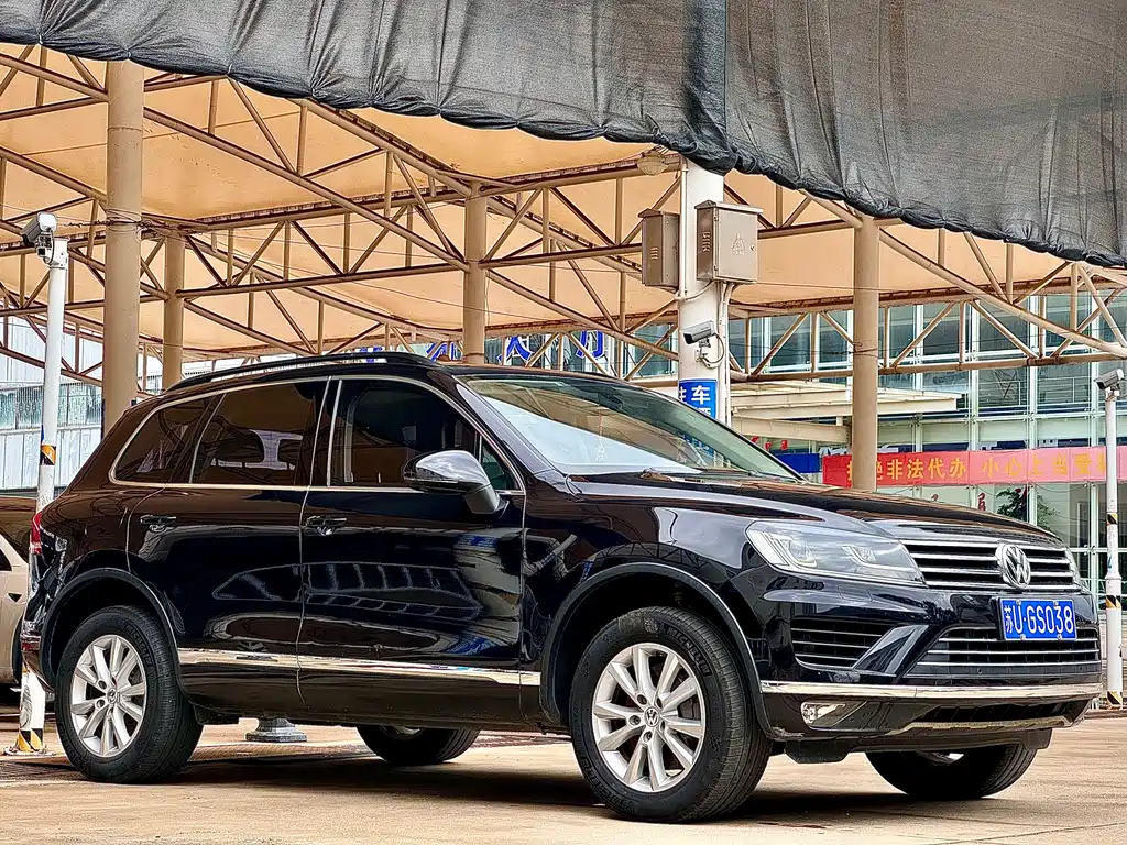 Volkswagen Touareg 2017 — фото 3
