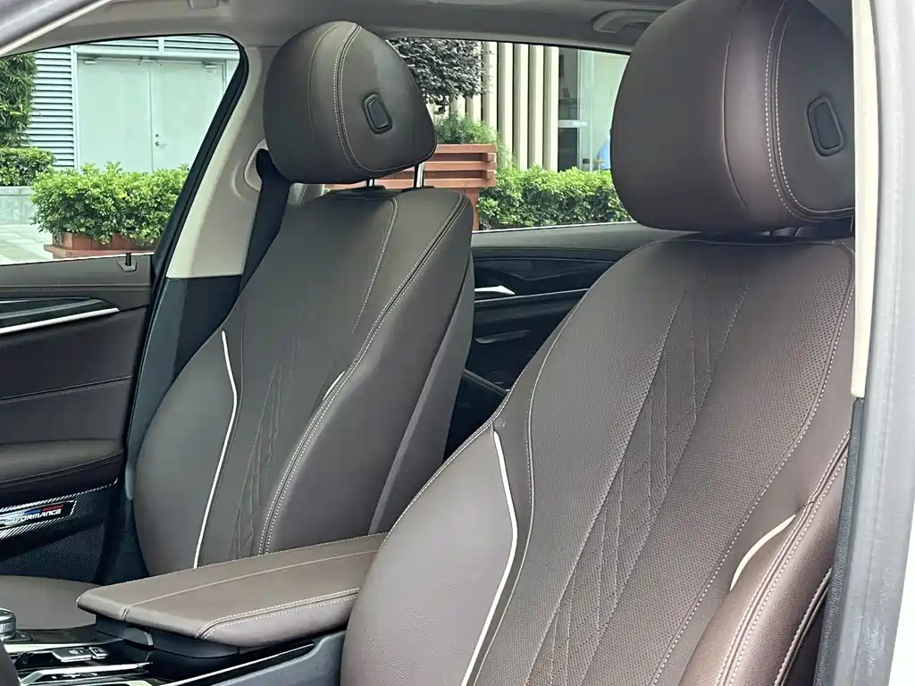 BMW 5 Series New Energy 2021 — фото 19