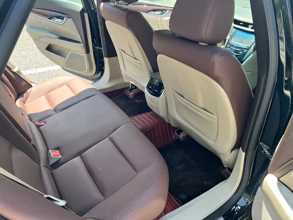 Cadillac XTS 2017 — фото 11