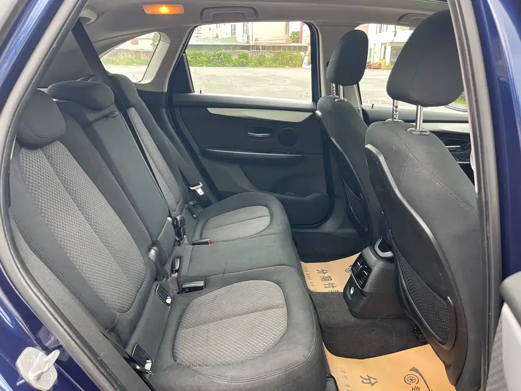 BMW 2 Series Station Wagon 2018 — фото 19