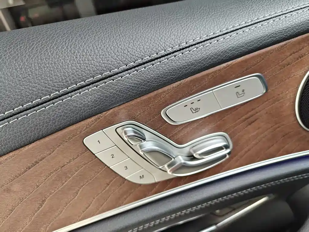Mercedes-Benz E-Class 2019 — фото 35