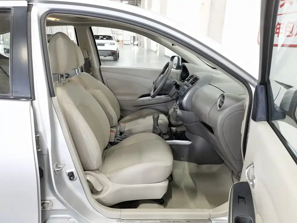 Nissan Sunny 2013 — фото 23